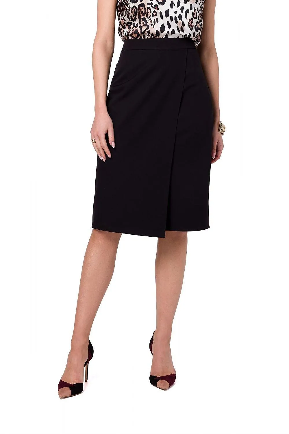 Chic A-Line Skirt with Asymmetrical Zipper Accent