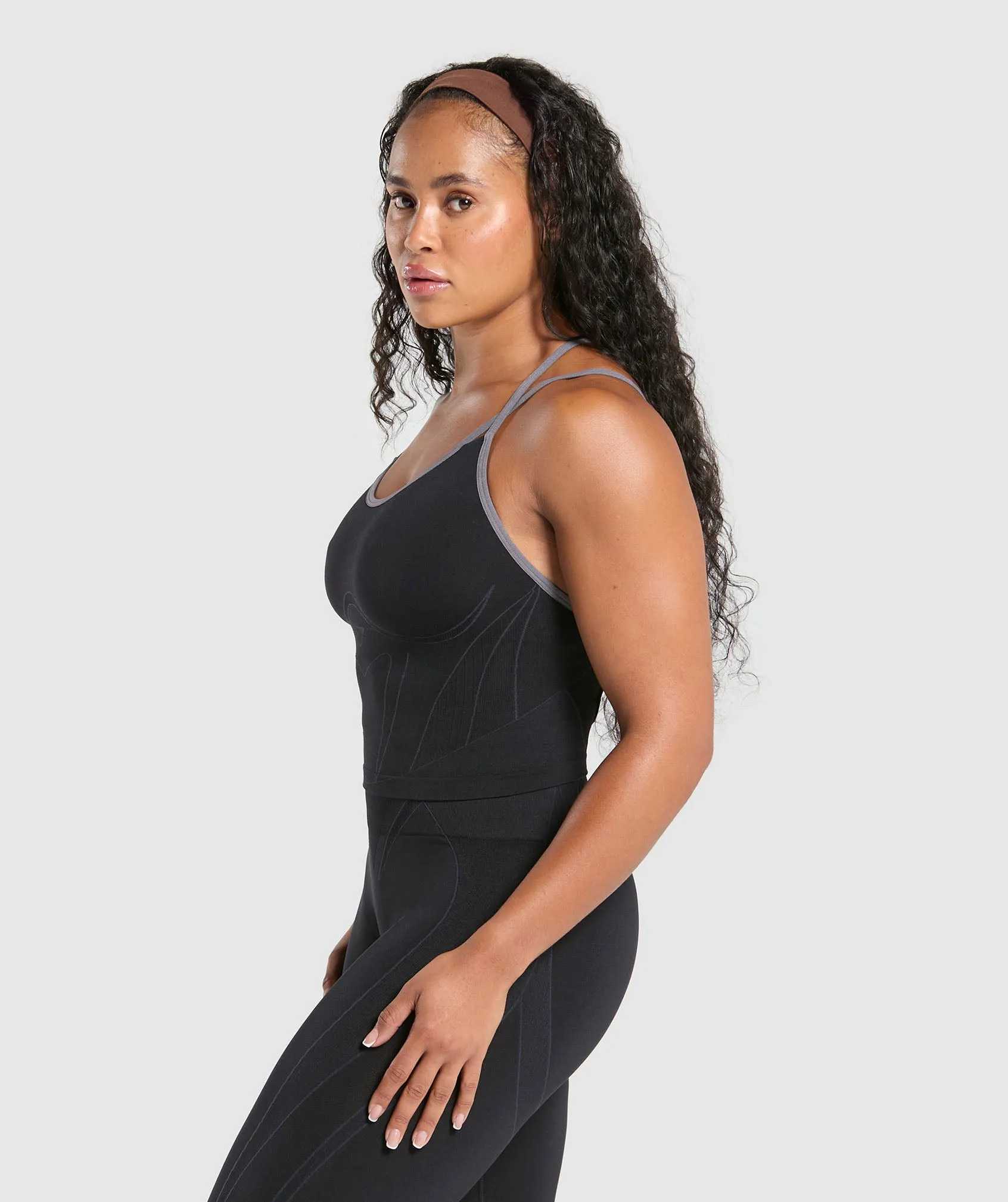 Gymshark Apex Contrast Tank With Shelf - Black/Brushed Grey