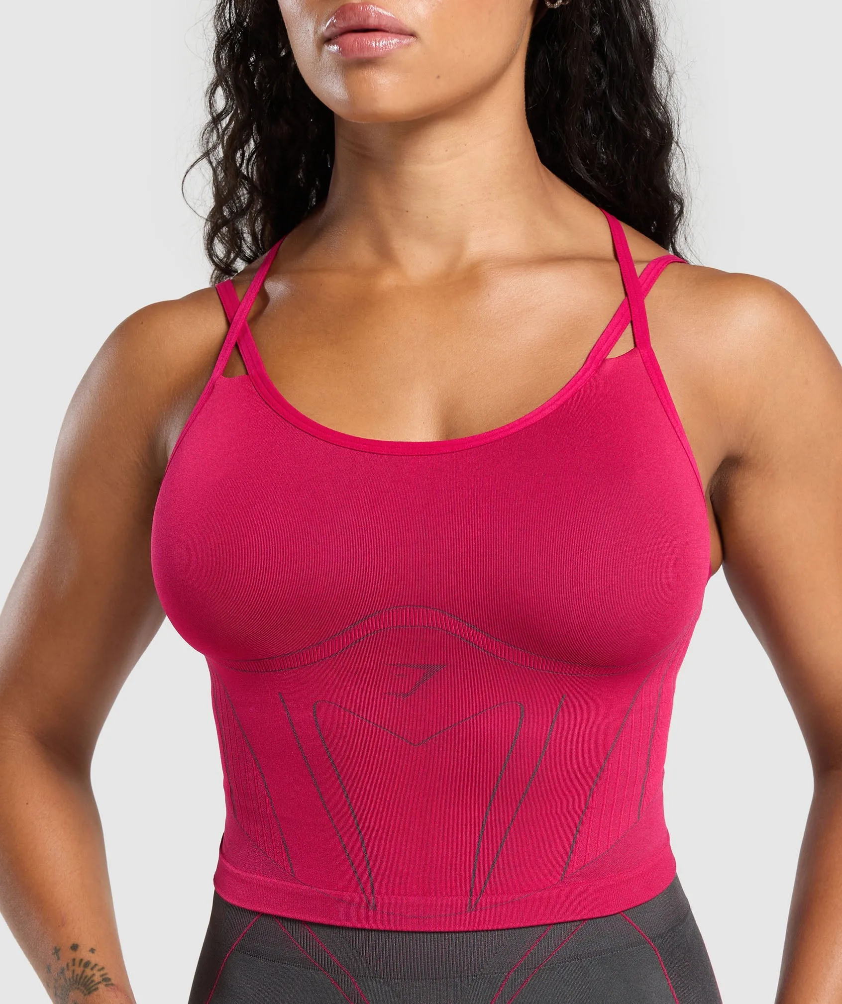 Gymshark Apex Contrast Tank With Shelf - Build Pink/Asphalt Grey