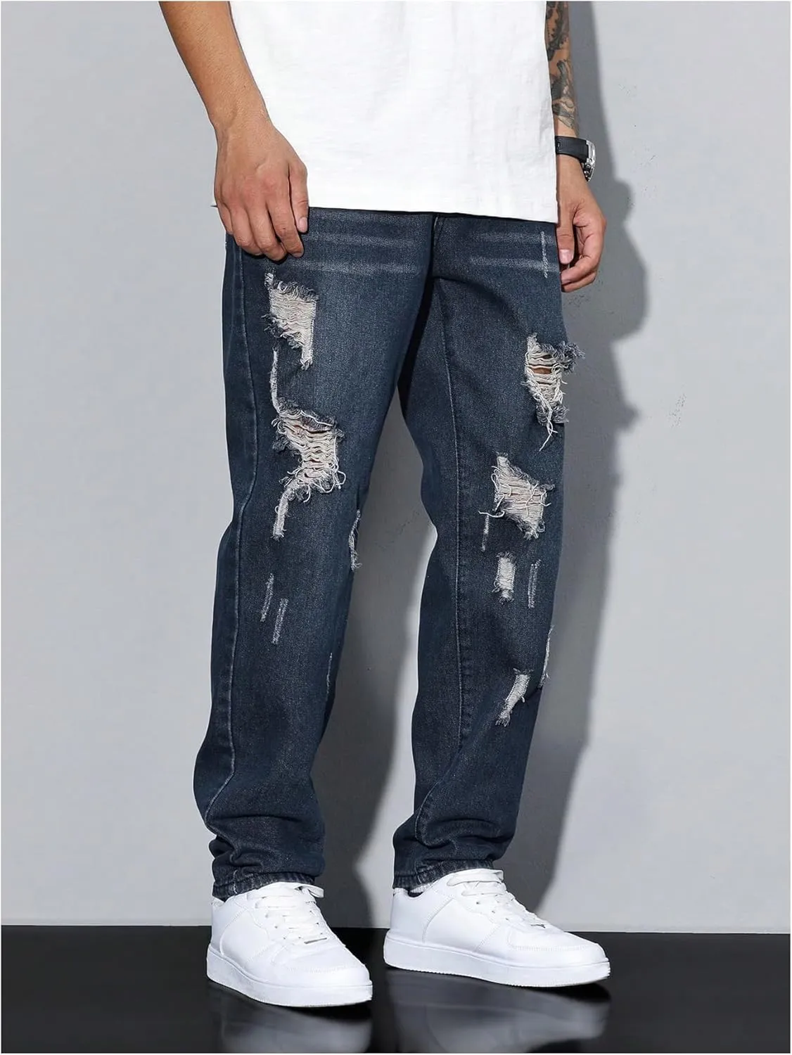 Verdusa Men's Vintage Distressed Ripped Jeans Straight Leg Denim Pants with Pockets